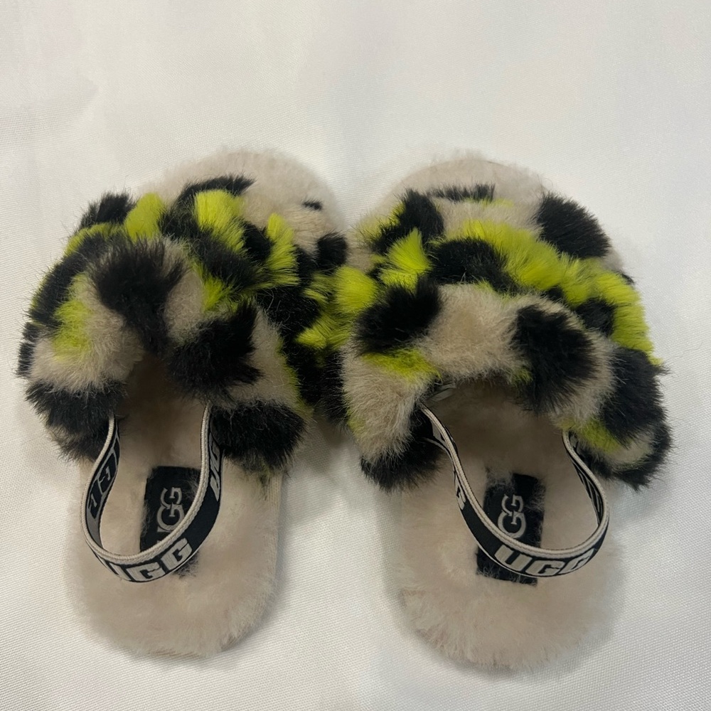 UGG Fuzzy Leopard Print Baby Shoes - Picture 5 of 9